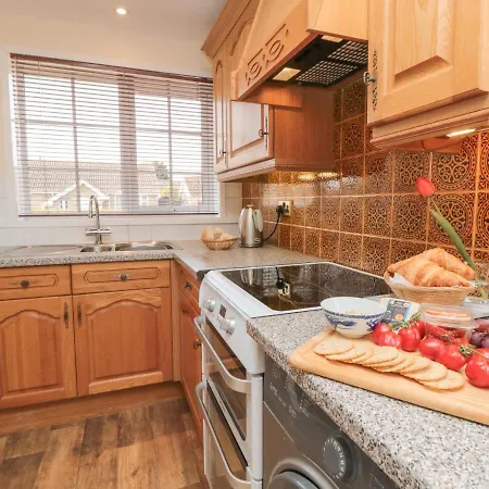 17 Costa Way * Pickering